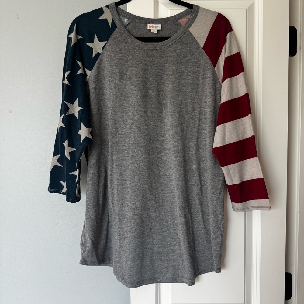 EUC Lularoe Randy top with flag sleeves. Size 2XL (22-24)